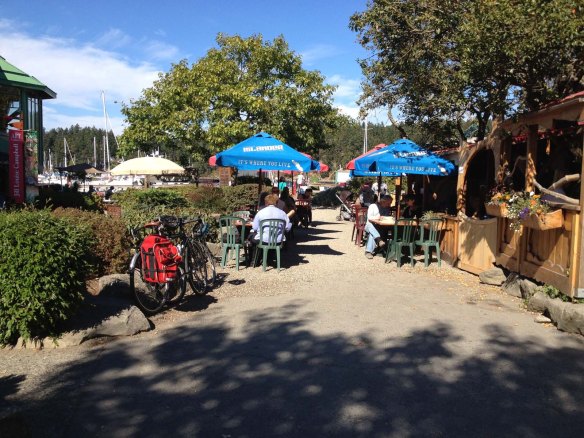 Ganges Tree House Cafe tables