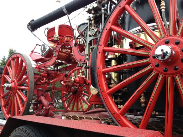steam fire engine, right side